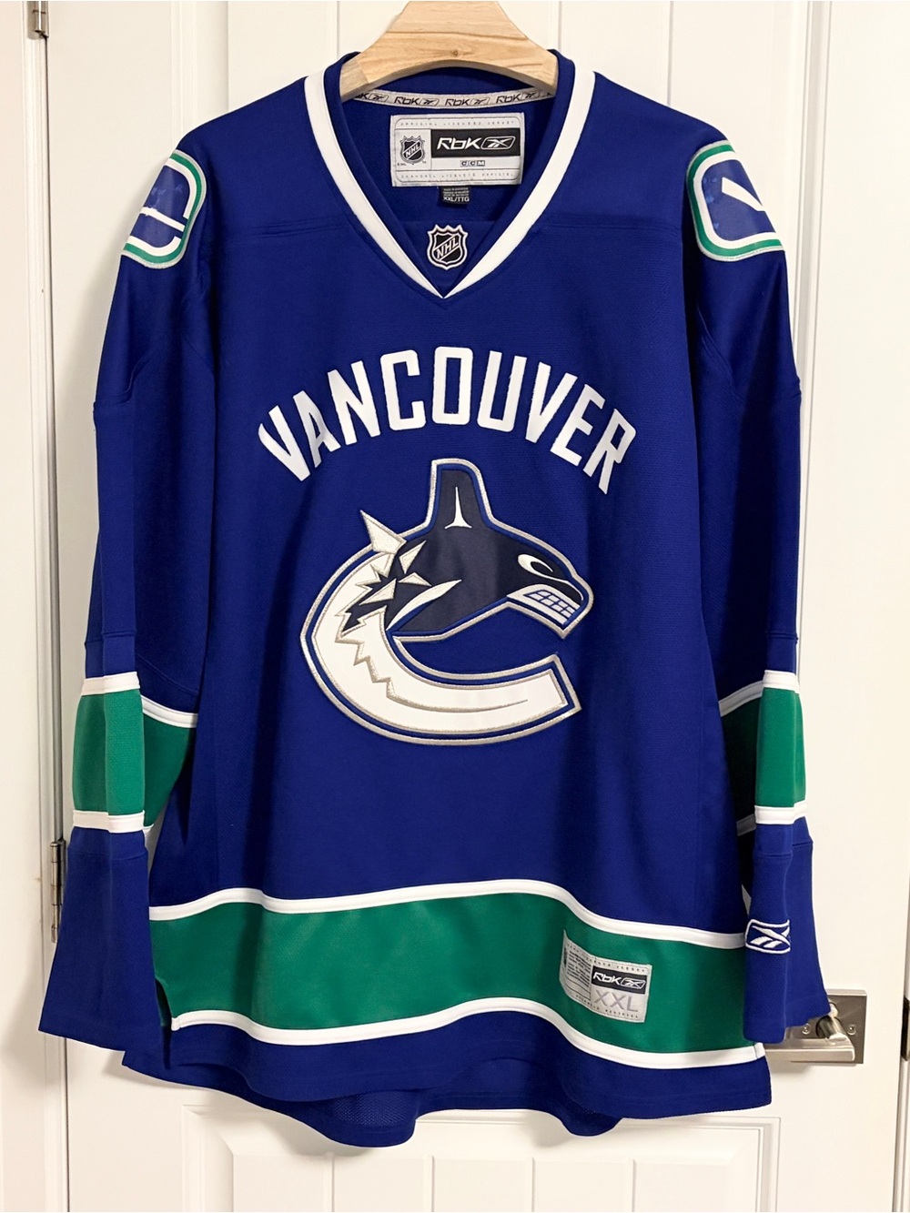 Authentic Reebok Vancouver Canucks Blue Orca Home Jersey Size XXL 2XL